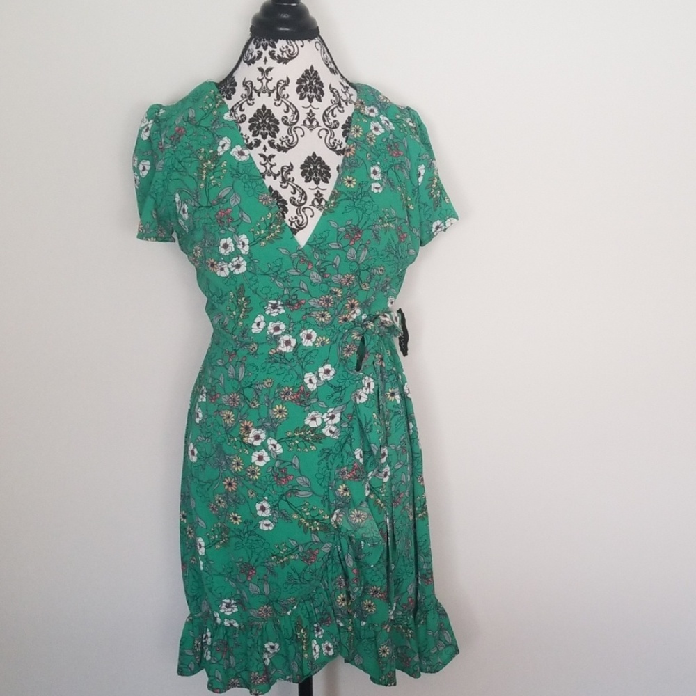 GREEN FLORAL WRAP DRESS